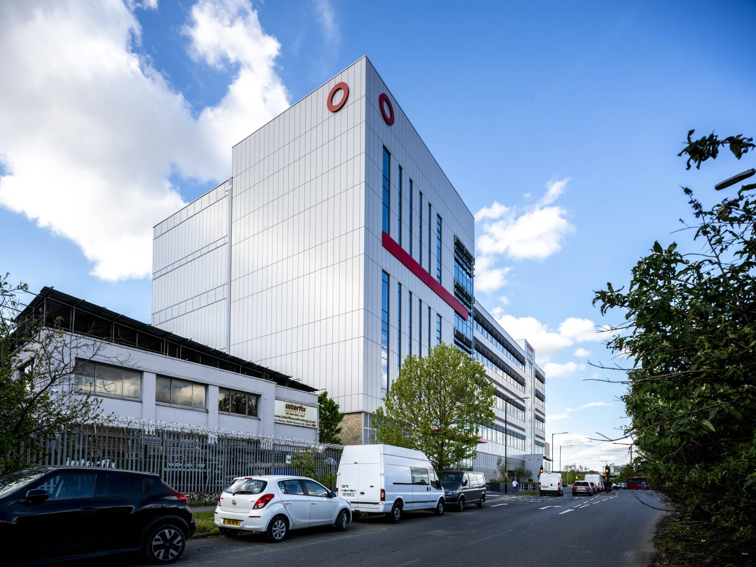 V Park Grand Union, Wembley