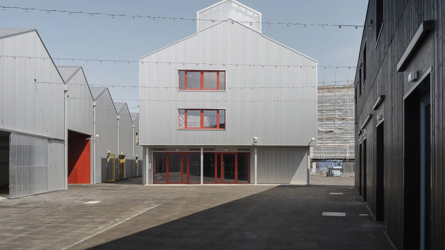 Hackney_Bridge-9195-Edit-resized